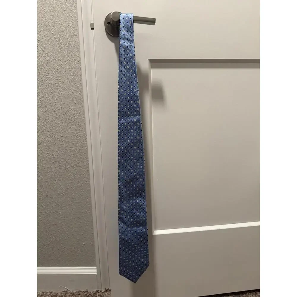 Tommy Hilfiger‎ 100% Silk Designer Neck Tie – Light Blue/Navy Blue Polka Dots